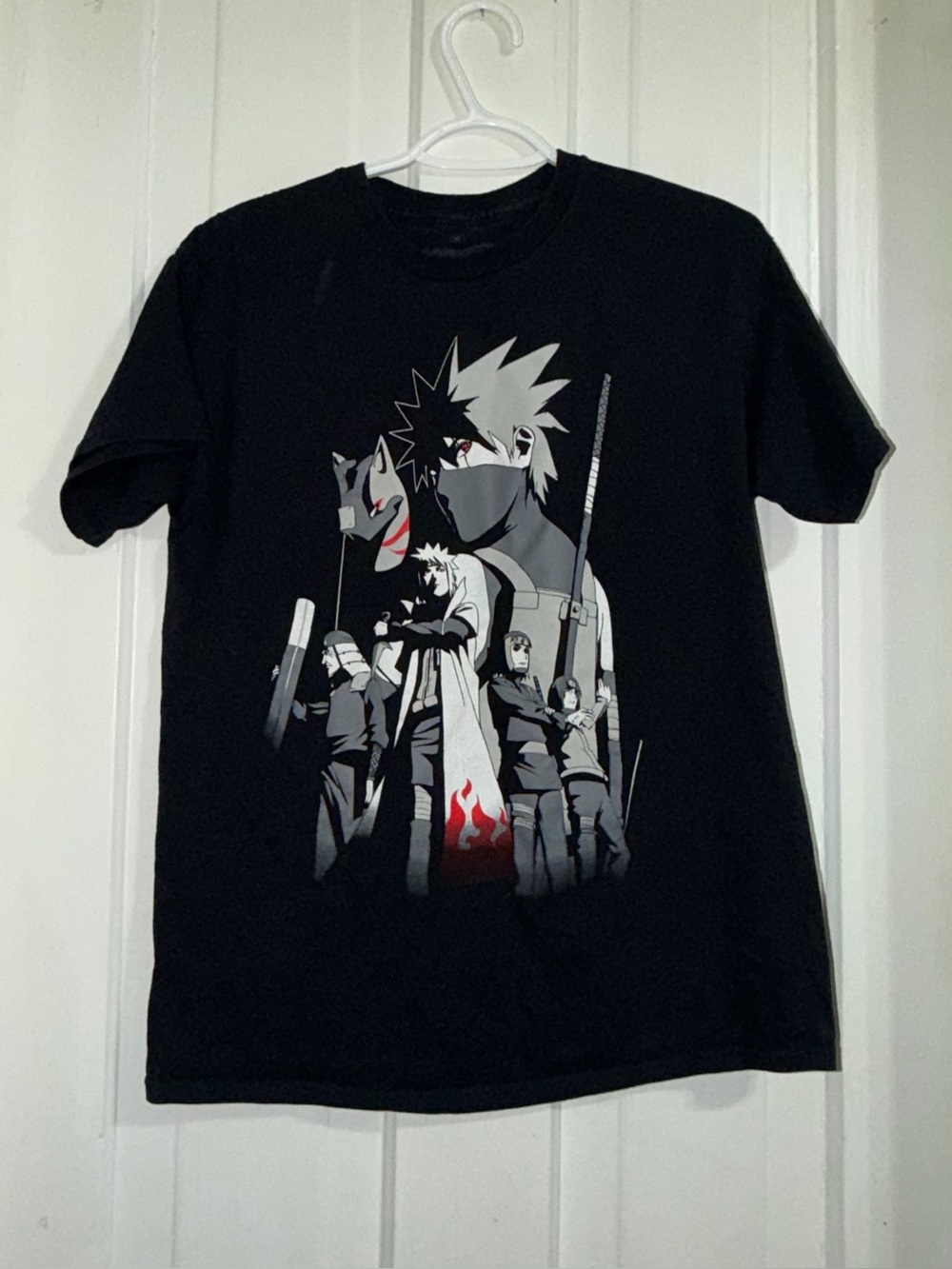 Men’s size medium shirt Naruto Black Graphic Anime Crewneck T-Shirt